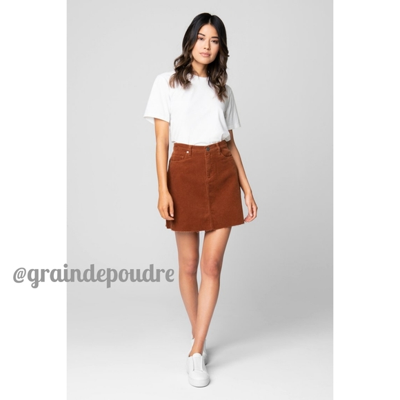 New! 🎉HP🎉 Blank NYC Atlas Corduroy Raw Hem Miniskirt 26 S - Picture 2 of 5